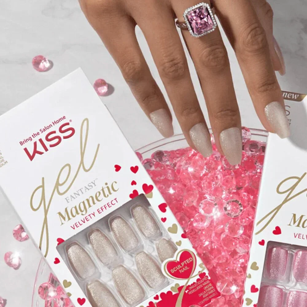 KISS Gel Fantasy Magnetic Valentine’s Day Nails - Gold Star